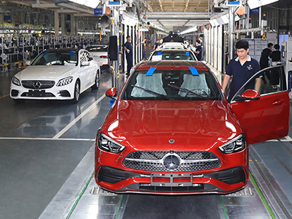 Nyepetake menyang produksi listrik lengkap. Baterei Mercedes-Benz domestik generasi anyar resmi offline